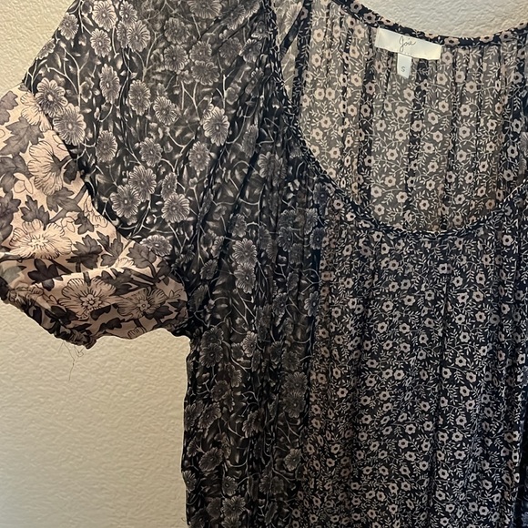 Joie Silk Floral Blouse - Picture 5 of 5